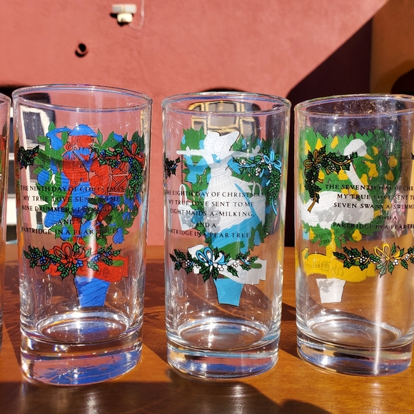 Anchor Hocking 12th Days of Christmas Glass Set - Picture 6 of 7
